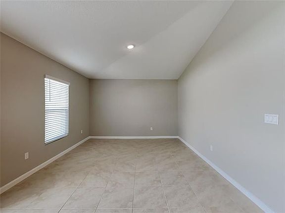 4th image of 2584 SW Grotto Cir