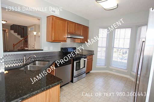 3rd image of 13518 Dansville Dr