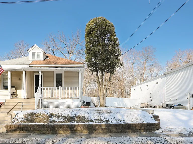 117 W Nicholson Rd — Photo 4