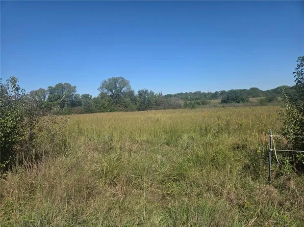 32570 Old Kc Rd, Paola, KS 66071