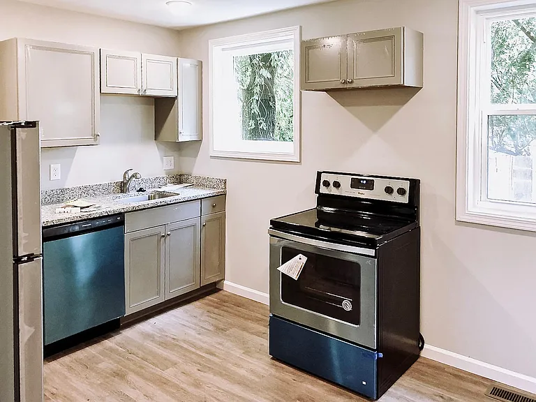 (Unit #1|1-Bed/1-Bath|First Floor): Kitchen