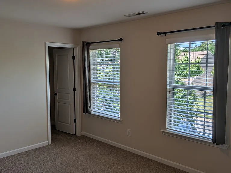 2428 Averon Dr — Photo 16