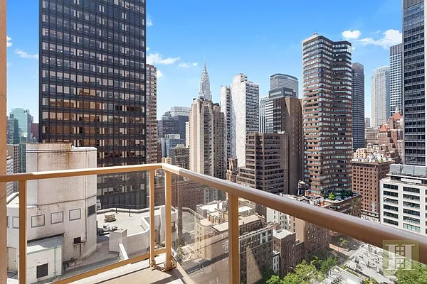 Rented by Halstead Real Estate | media 28