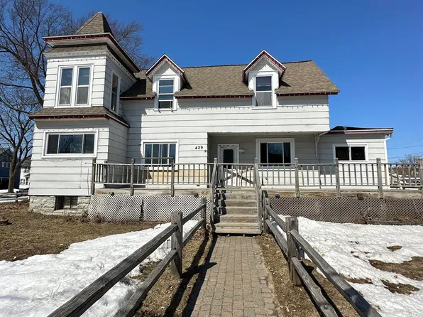 429 S 7th St, Escanaba, MI 49829