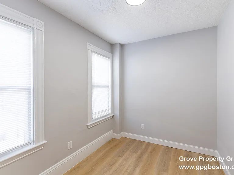 628 E 6th St #2 — Photo 13