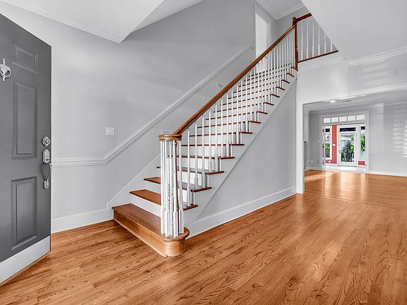4th image of 9469 Plantation Way Ln
