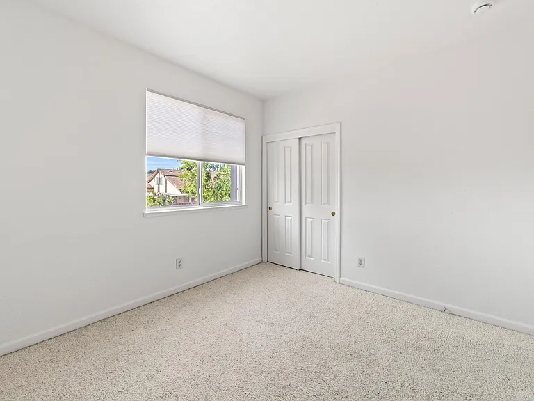 359 Seaton Dr — Photo 26