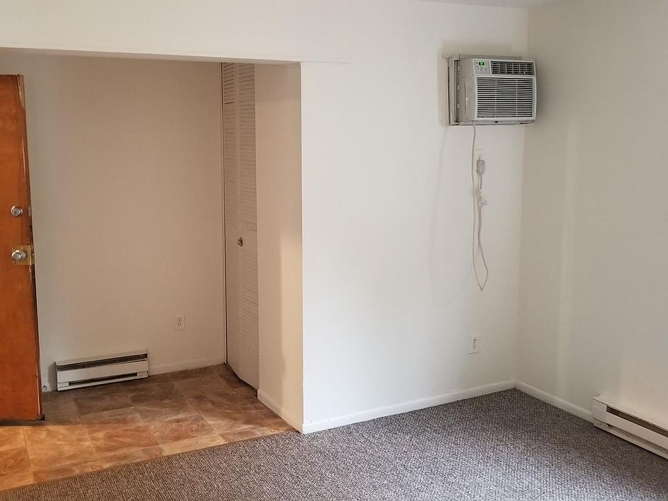 2nd image of 1715 Broadway St APT G