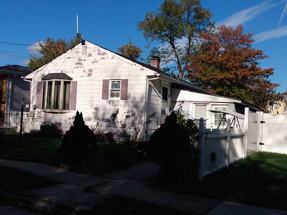 2nd image of 7 Stanley Ln