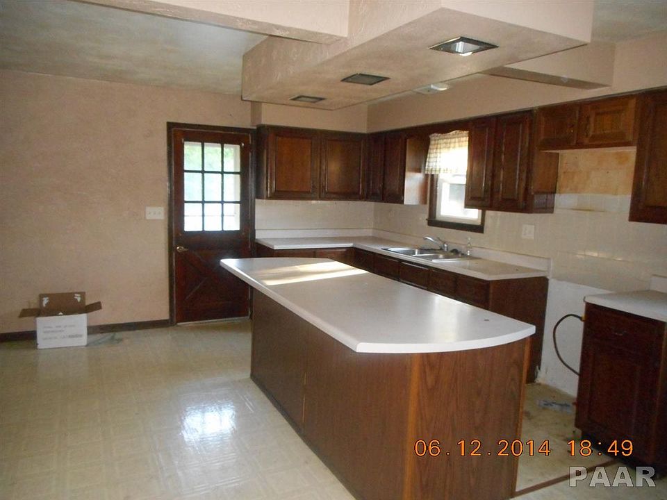 2nd image of 4825 W Roseland Ln