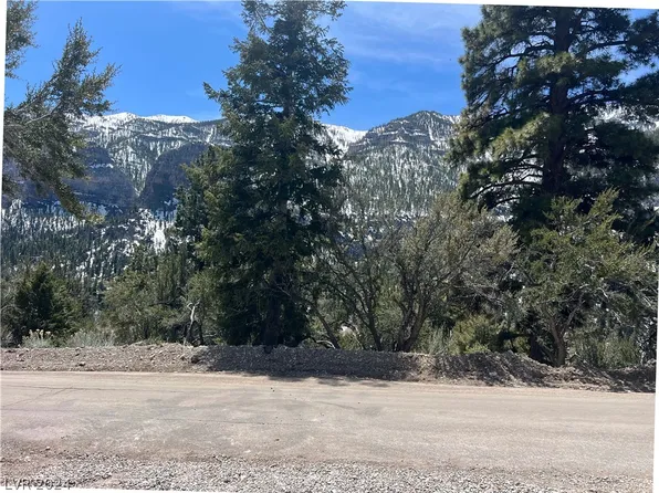 4887 Snow White Rd, Las Vegas, NV 89124