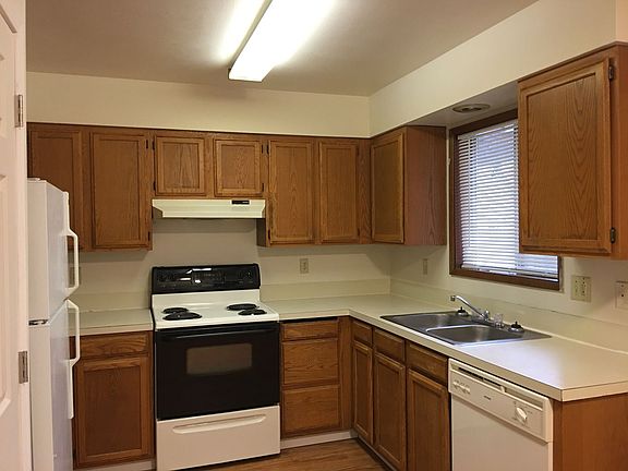 3rd image of 705 Lyle Ave #2