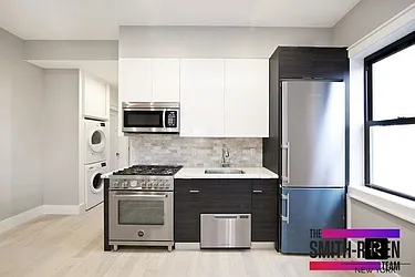 Rented by R New York