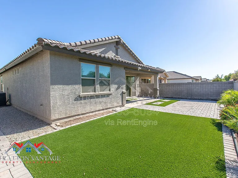 15244 W Moreland St — Photo 37
