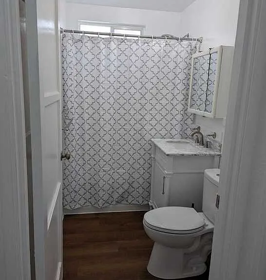 1009B Woodlawn Ave #B — Photo 8
