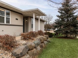 240 Meadowside Dr, Verona, WI 53593