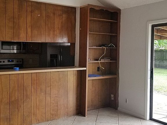 5th image of 419 Taos Dr