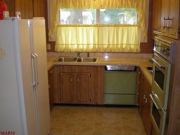 2nd image of 1555 Fairmount Dr