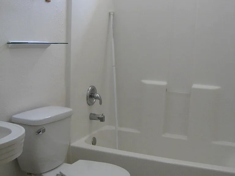 1352 NW Taylor Ave #1 — Photo 3