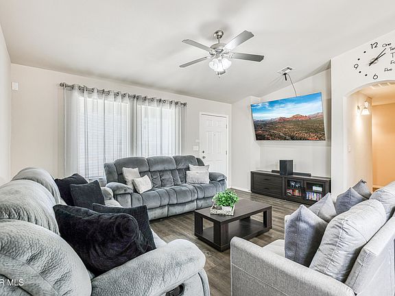 5th image of 909 Talavera Dr