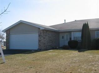 1674 Pine Ridge Cir, Lowell, IN 46356