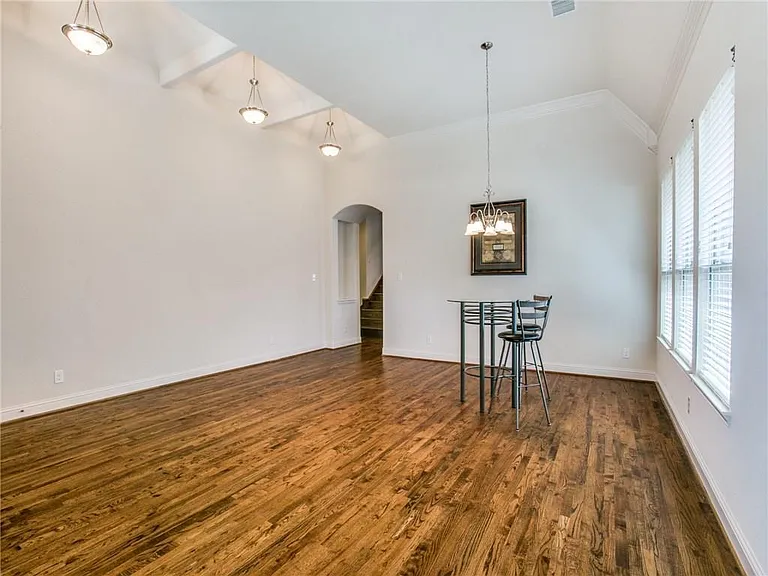 8714 Isaac St — Photo 6