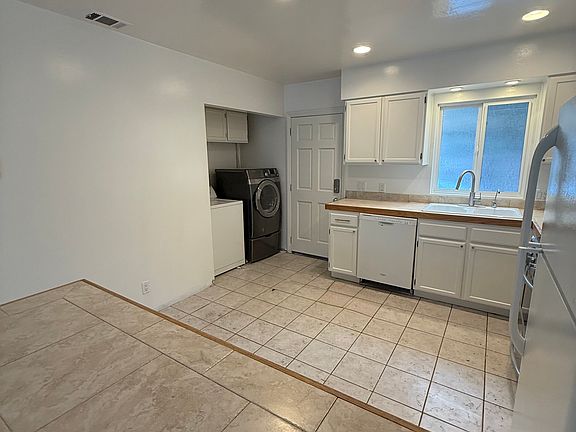 5th image of 224 W Islay St APT C