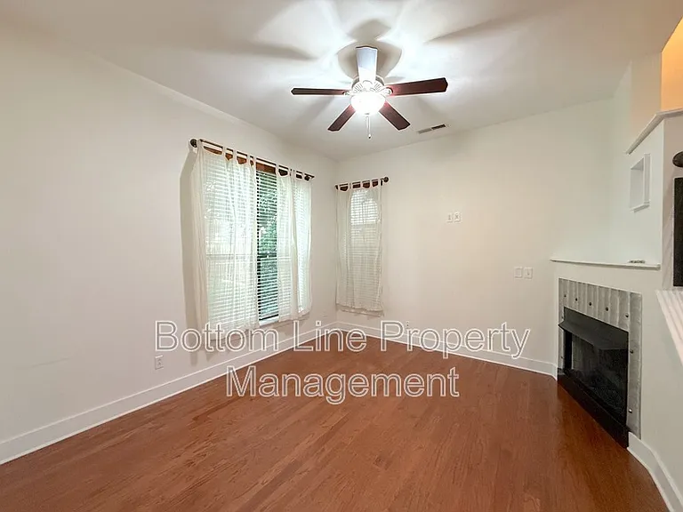 904 Warren Burgess Ln — Photo 8