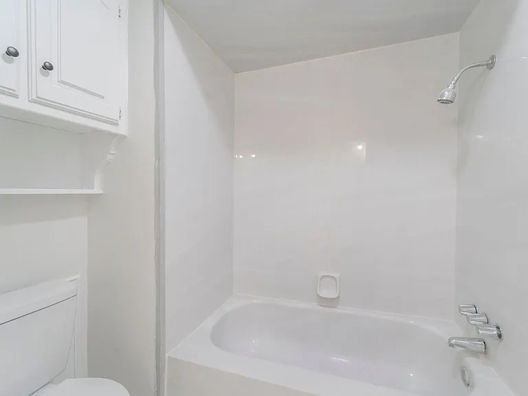 3120 Shadybrook Dr — Photo 44