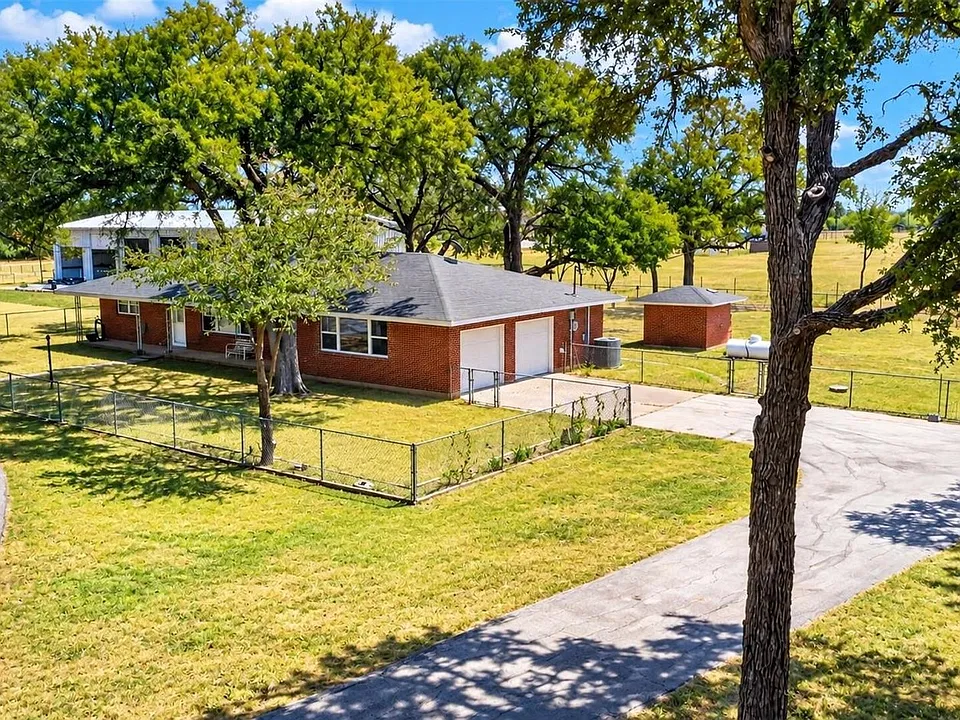 161 Tomlinson Rd