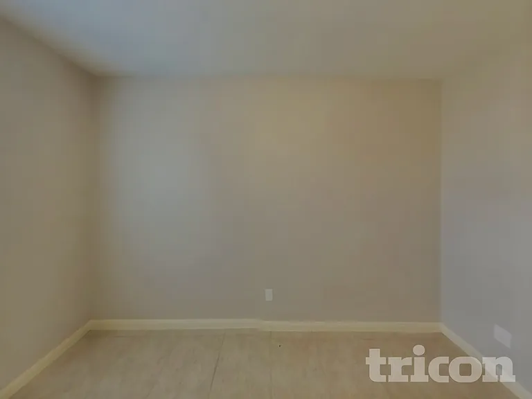 185 Kennedy Dr — Photo 6