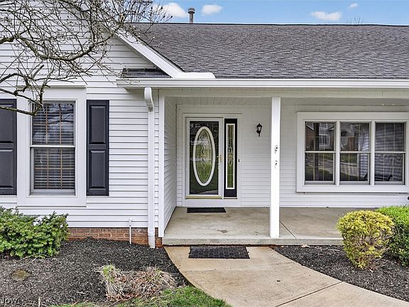4th image of 2081 McClaren Ln