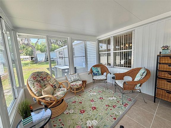 3rd image of 114 Aspen Cir