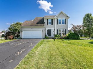 790 Green Meadow Dr, Macedon, NY 14502