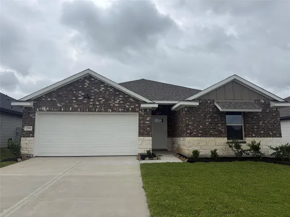 12006 Curlin Dr, Willis, TX 77318