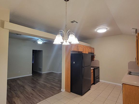 4th image of 1342 Eastgate Dr
