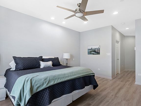 5th image of 1781 Tudor Ln Unit 202