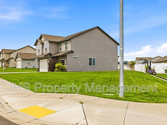 2nd image of 5814 Sidon Ln