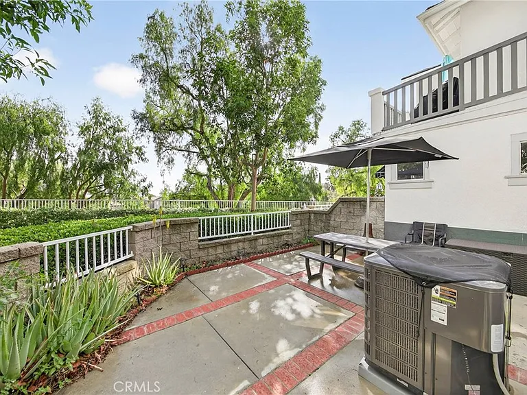 32 Carlsbad Ln — Photo 15