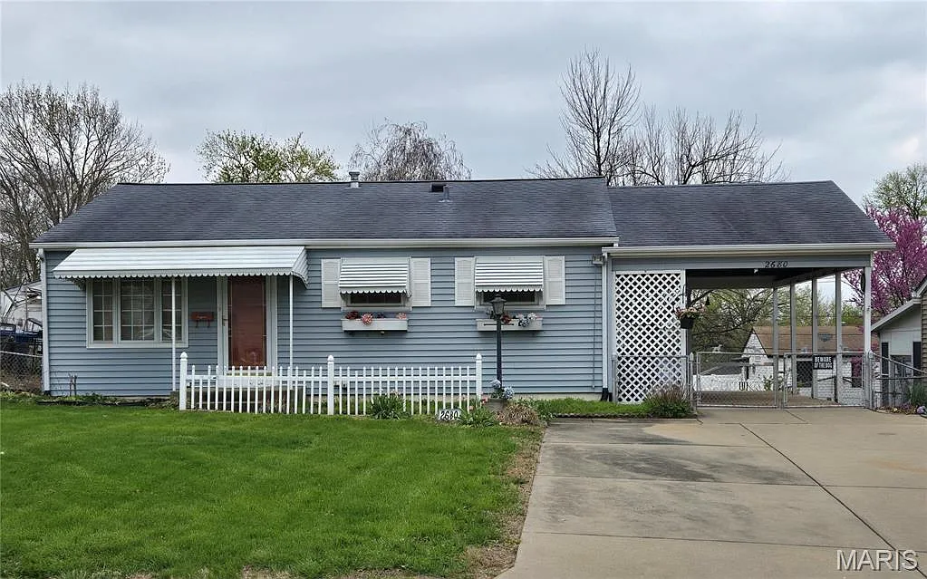 2680 Chatham Dr photo 1