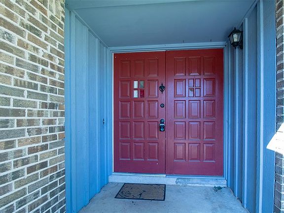 4th image of 2703 Shawn Dr