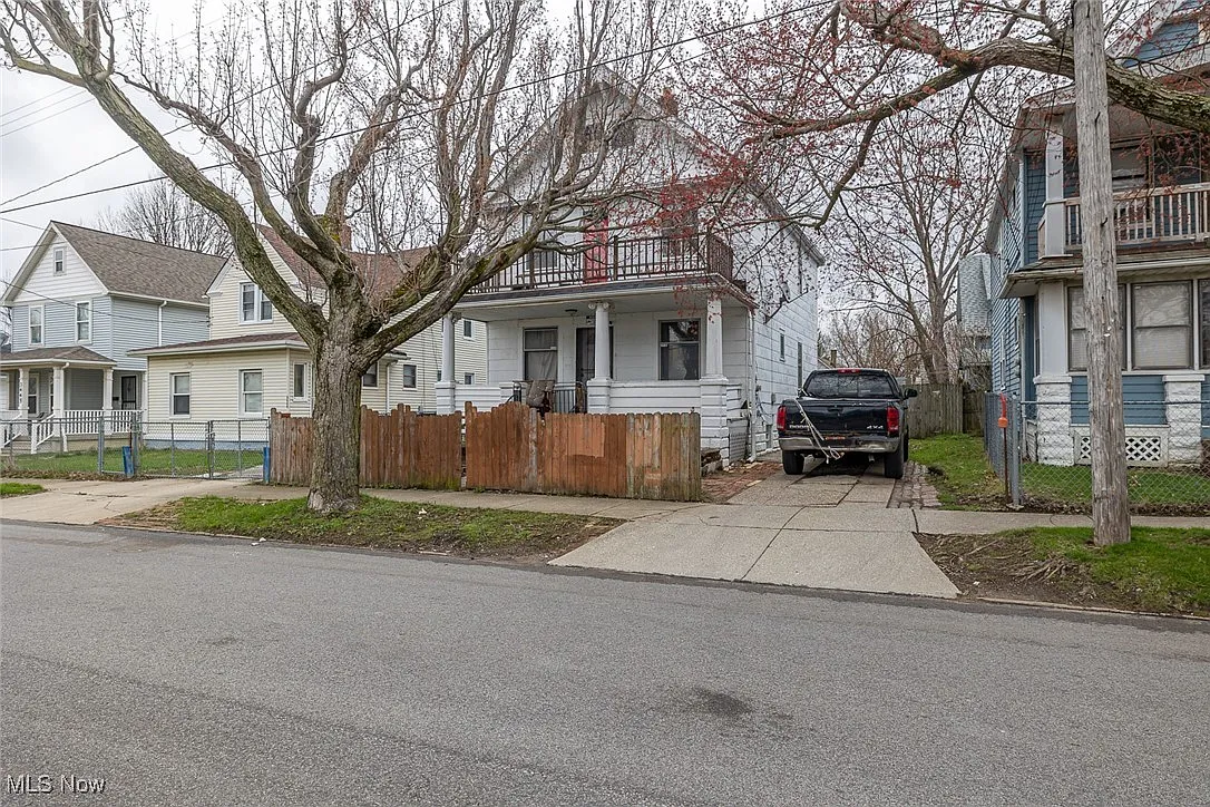 3453 W 60th St photo 1