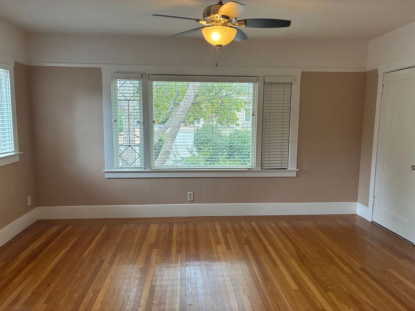 3441 I Street — Photo 2