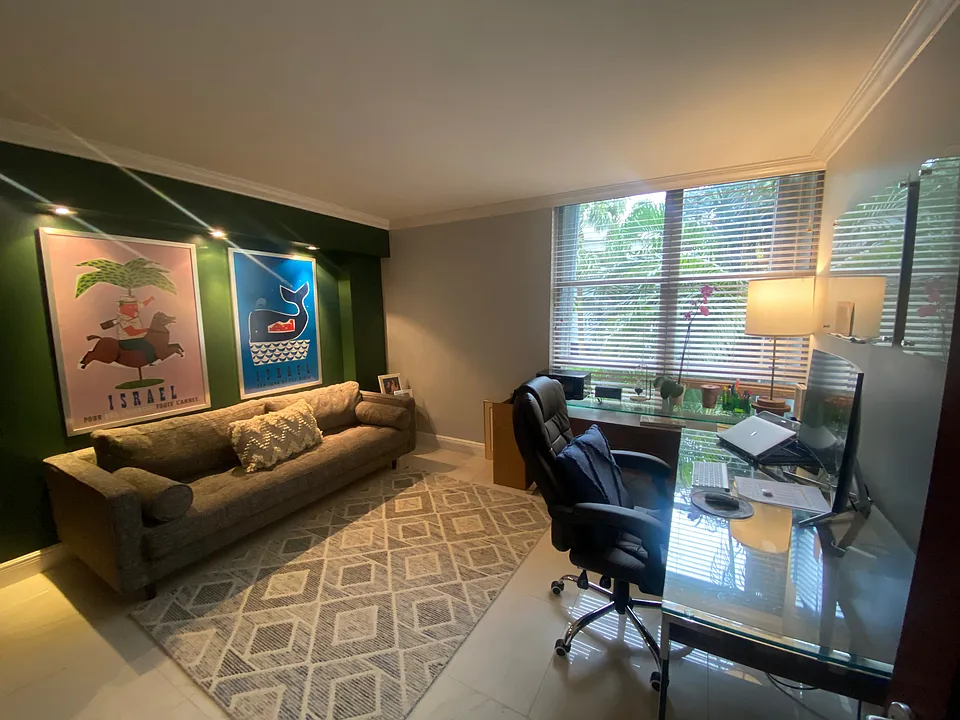 3600 Mystic Pointe Dr #207