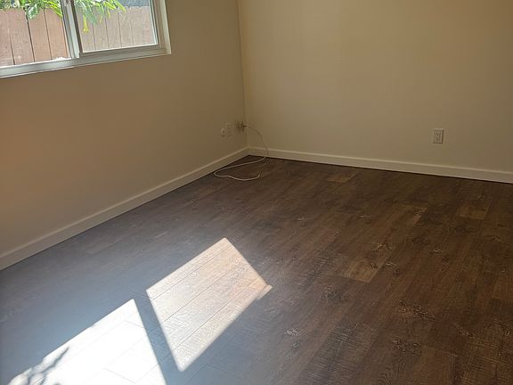 3rd image of 4846-48 70th St