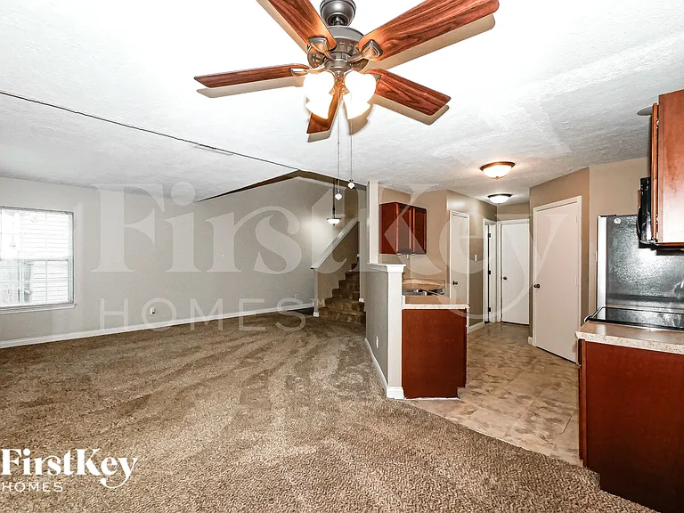 10855 Walnut Grv — Photo 7