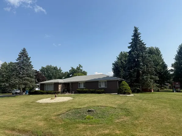 2925 E Poplar Ln, Crete, IL 60417