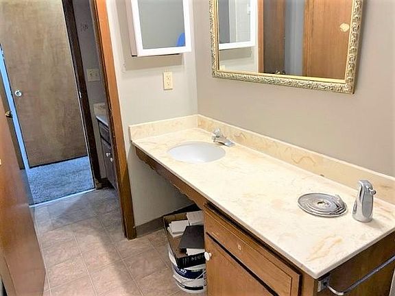 5th image of 3337 Bridge Manor Dr