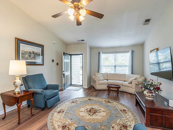 5th image of 108 Sonoma Dr