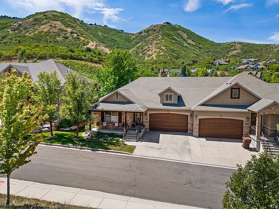 4th image of 1370 E Meadow Valley Dr